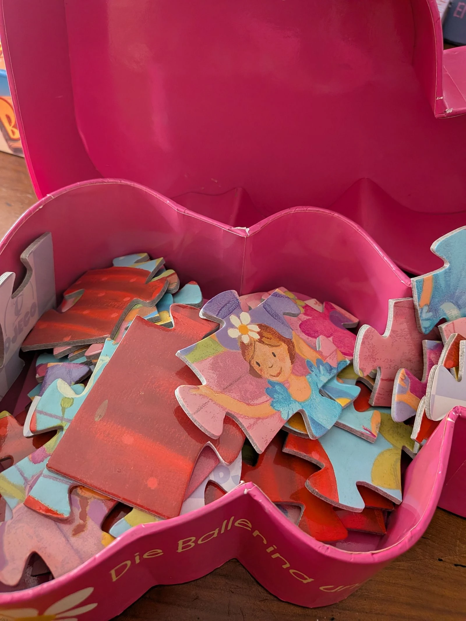 Puzzle the ballerina with the flower 36 pieces – photo 3